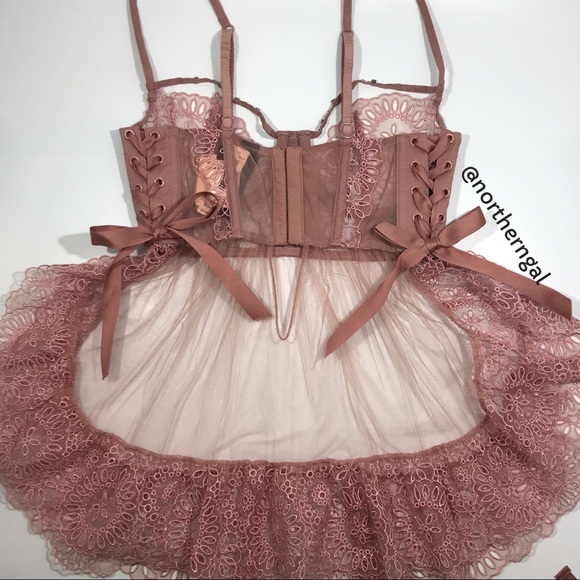 Victoria's Secret Designer 3 Piece Lingerie Set - Picture 9 of 16